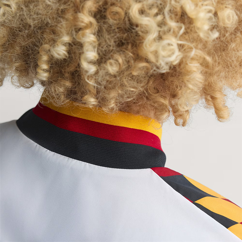 KicksDeals's tweet photo. 🇩🇪 ⚽️ 60% OFF savings are available for the vintage-inspired adidas Germany 1994 Track Jacket at $48 + you can get FREE shipping! //Ad

BUY HERE -> https://t.co/skbi4bu4FY https://t.co/On5UapH1RH