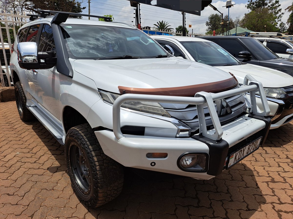 MackenzieAlesk's tweet photo. Mitsubishi Pajero Sport*
KDX, Year 2022
Fresh import 
2400cc
Diesel engine 
Turbocharged 
4WD (Optional) 
Paddle shifters 
7 Leather seater 
Bullbar, snorkel, roofrack
 
*Asking Price - 5,850,000* Negotiable upon viewing  
Trade-in accepted  
Contact Alex 0704-342252 https://t.co/AU05ddh4LW