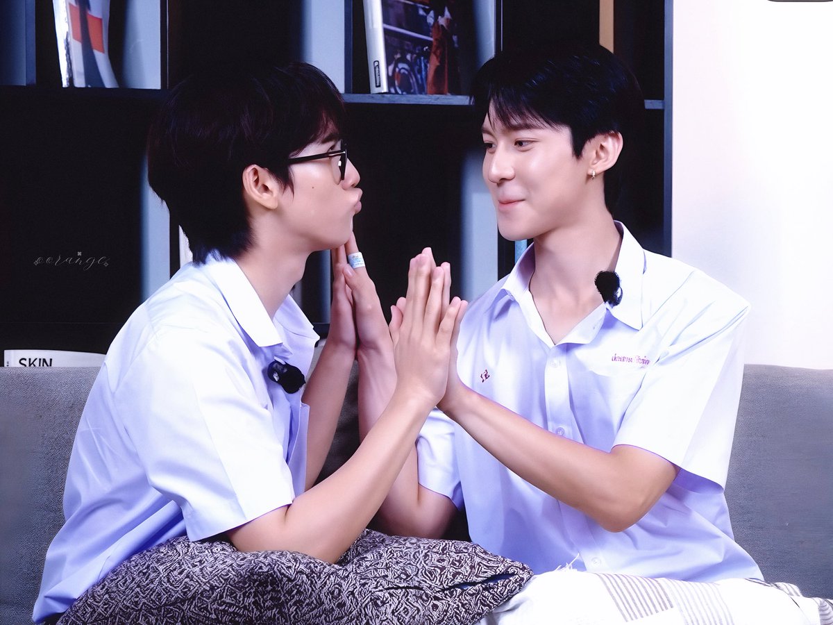oorange202's tweet photo. ryujin กับ patji นี่กำลังแข่งกันทำให้อีกฝ่ายน่ารักจนใจเจ็บอยู่รึเปล่าเนี่ย 555555

SPECIALLIVE WITH RYUPAT
#芮熙颜RUIXIYANxRyujinPatji
#ryujinpatji https://t.co/WXhaSixmzz