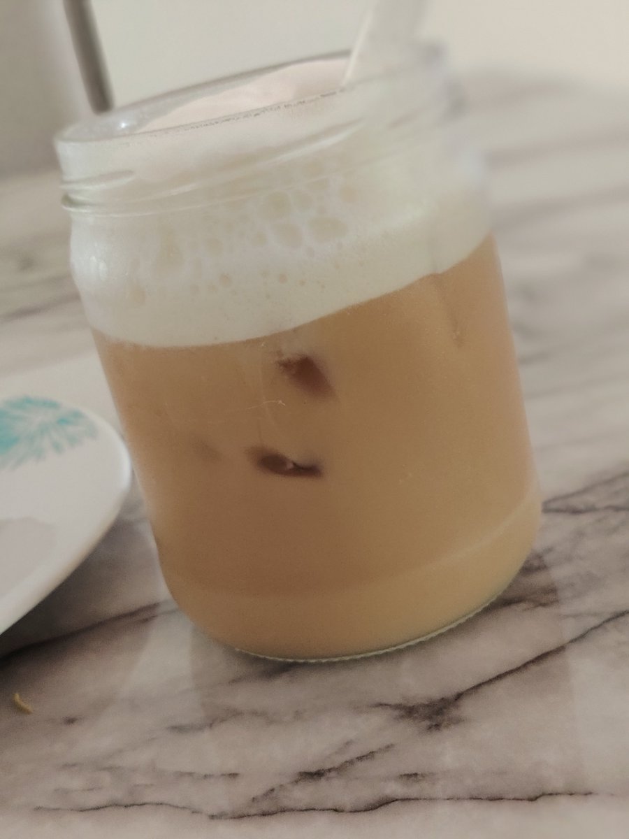 Inkypawz2's tweet photo. Homemade ice coffee with foam 😋 https://t.co/lgO8t4NVXq