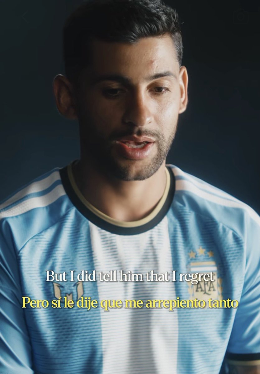 ActuFoot_'s tweet photo. 🚨 CRISTIAN ROMERO 🇦🇷 EST TRÈS ÉMU EN PARLANT DE LIONEL MESSI 🇦🇷👇 :

« JE SUIS TOUJOURS ÉMU LORSQUE JE REGARDE LA VIDÉO DU MOMENT OÙ NOUS AVONS BATTU L’ANGLETERRE. 

Tout le monde l’applaudissait et lui, il désignait l’équipe. Il m’avait choisi comme capitaine, et c’est quelque chose de magnifique.

Ma façon de montrer mon affection est assez brutale, mais JE LUI AI DIT QUE JE REGRETTAIS DE NE PAS LUI AVOIR MONTRÉ TOUT L’AMOUR QUE J’AI TOUJOURS EU POUR LUI. »

🎙️ @adidasfootball via @AlbicelesteTalk