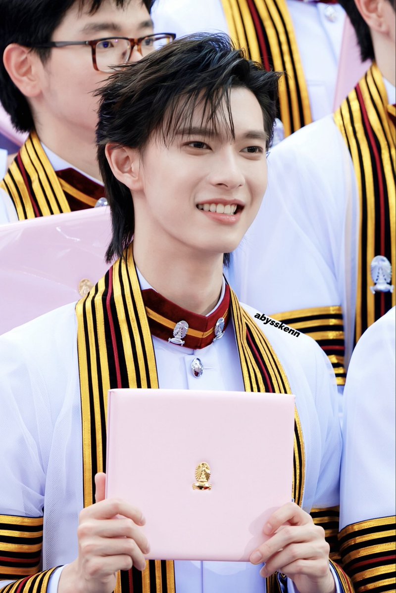 abysskenn's tweet photo. 📸261002 #ppoohkt 

#PoohGraduationDay
#PooHHooPers https://t.co/oyhNTmxrqR