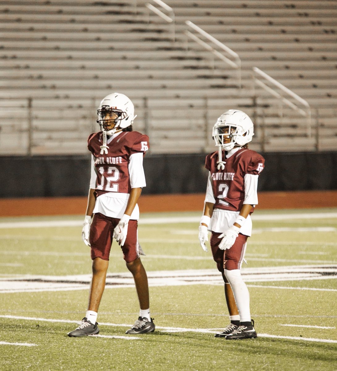 SJ_HowardJr's tweet photo. CJ12 &amp; ✌🏾

@FBswarmfootball @bluff_sports 

#TheFuture https://t.co/rSYF9wkNoU