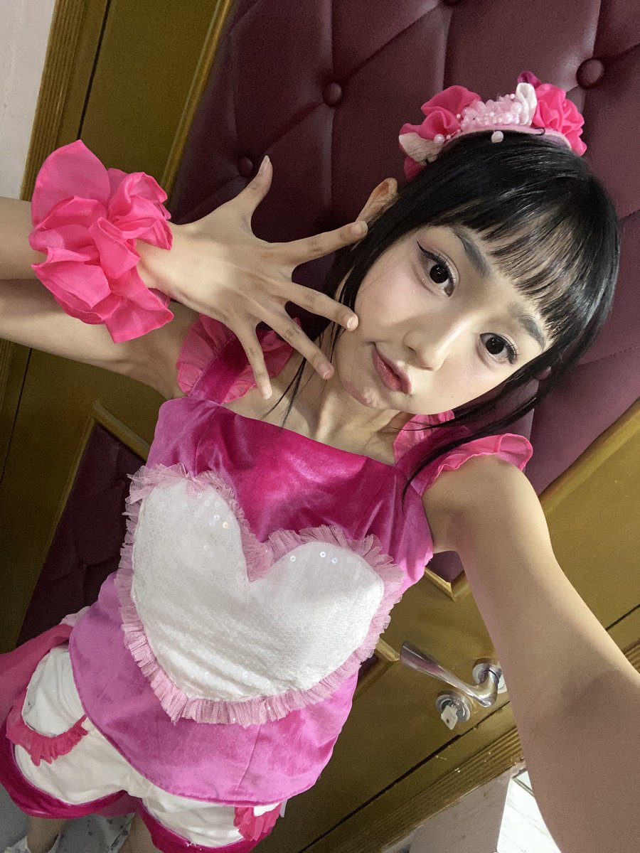 SNayla_JKT48's tweet photo. Terimakasih banyak show itadaki love today!! Terimakasih banyak chekicha juga!!
Hati ini aku ponitel wow cocok gak!!??
Makaasih yaaaaa
Hati hati di pulang jalan semoga verif lagi ya🥺🫰🏻 https://t.co/bPvD7NZ1rW