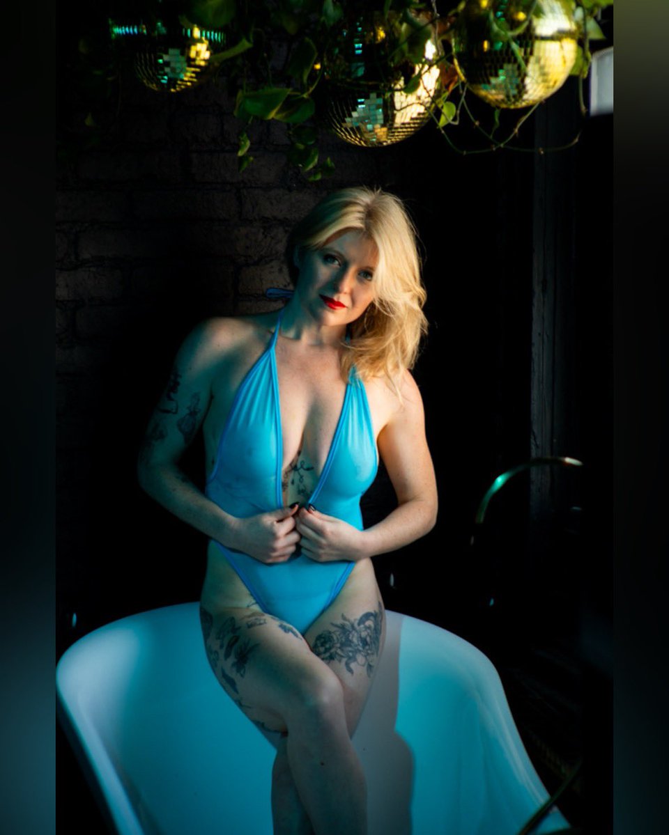 AlysonMcCoy_'s tweet photo. some soft photos for the end of summer https://t.co/8oWaRpUkSE