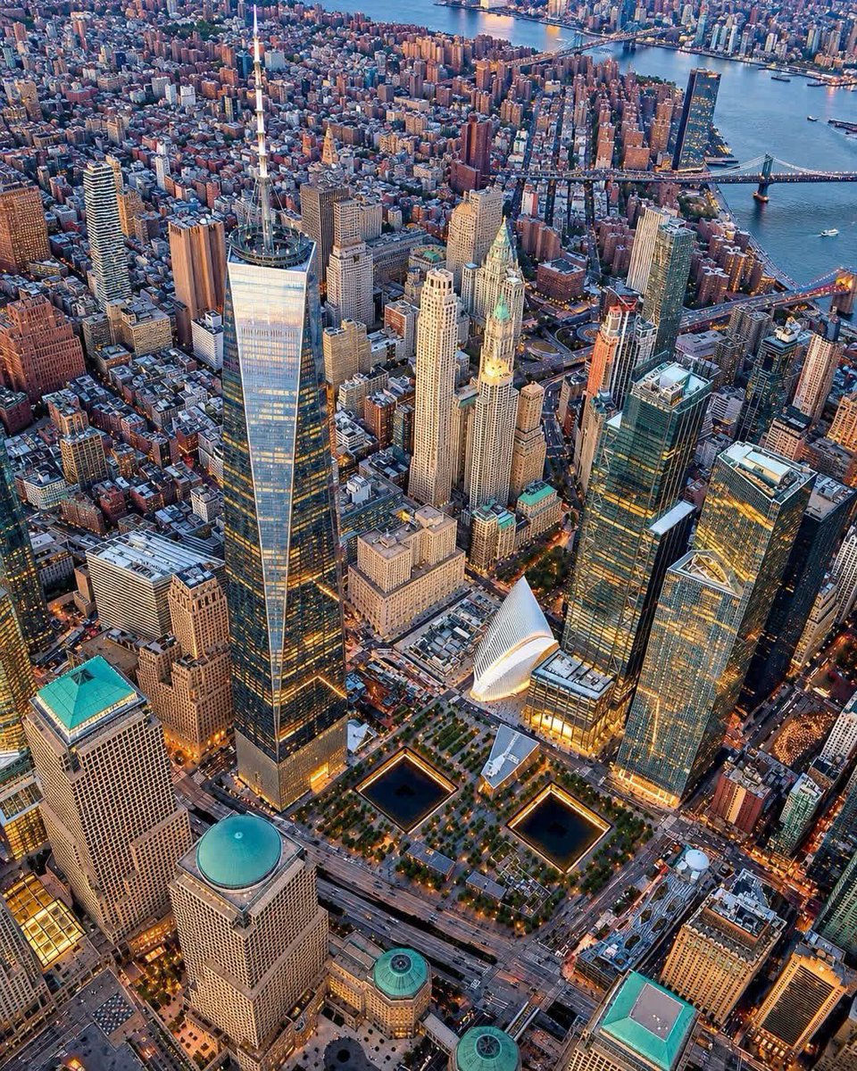 PrettyCitiesX's tweet photo. World Trade Center, New York City 🇺🇸 https://t.co/gfpIL5JgtP