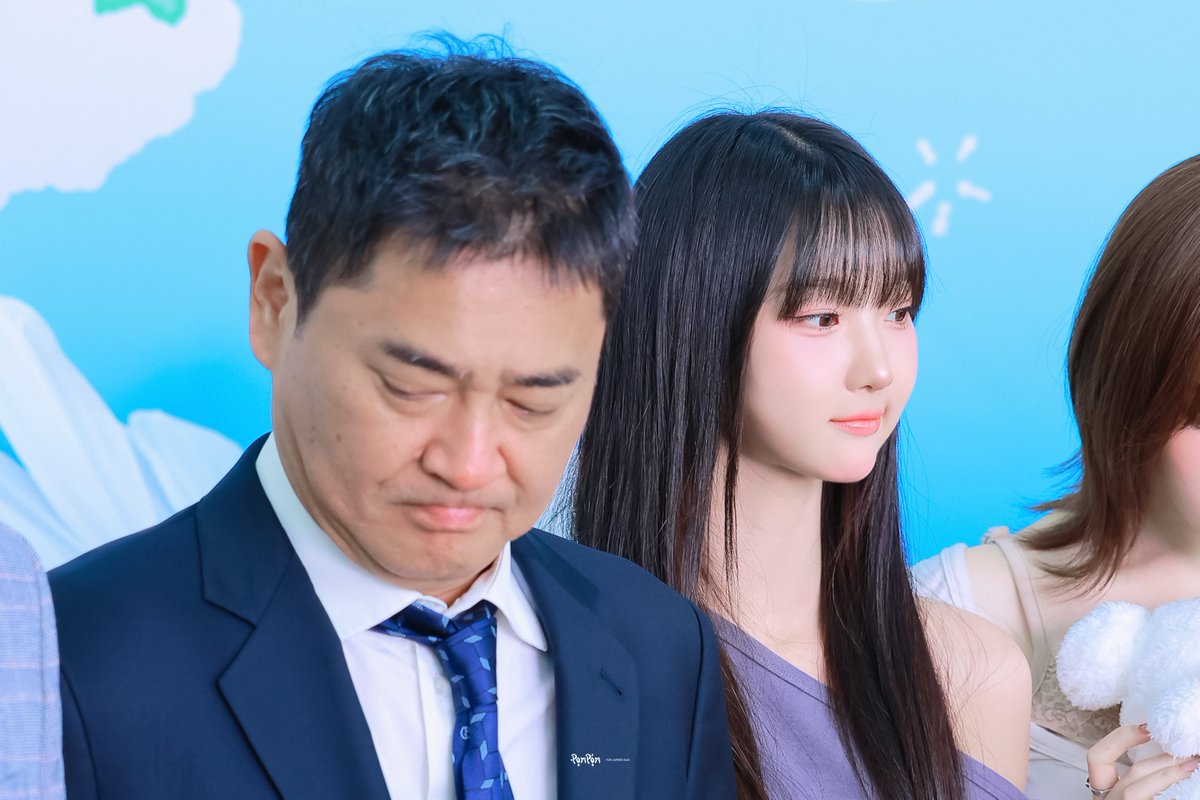 for_8i8's tweet photo. 261001 더웍스 페스타

대표님.. 

#유스피어 #USPEER
#시안 #SIAN https://t.co/frOAeRGRJq