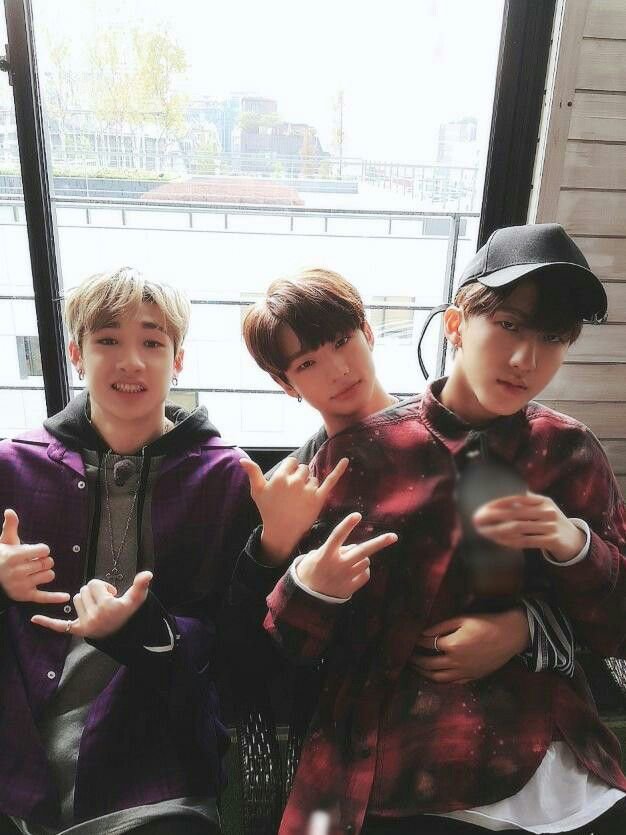 binitonin's tweet photo. happy bday best leader!!

OUR GOLDEN ACE BANG CHAN
#스테이의_영원한_자부심_방찬
#BangChanEmpireOfTalent
#HappyBangChanDay https://t.co/Tj6Sg3uaPx