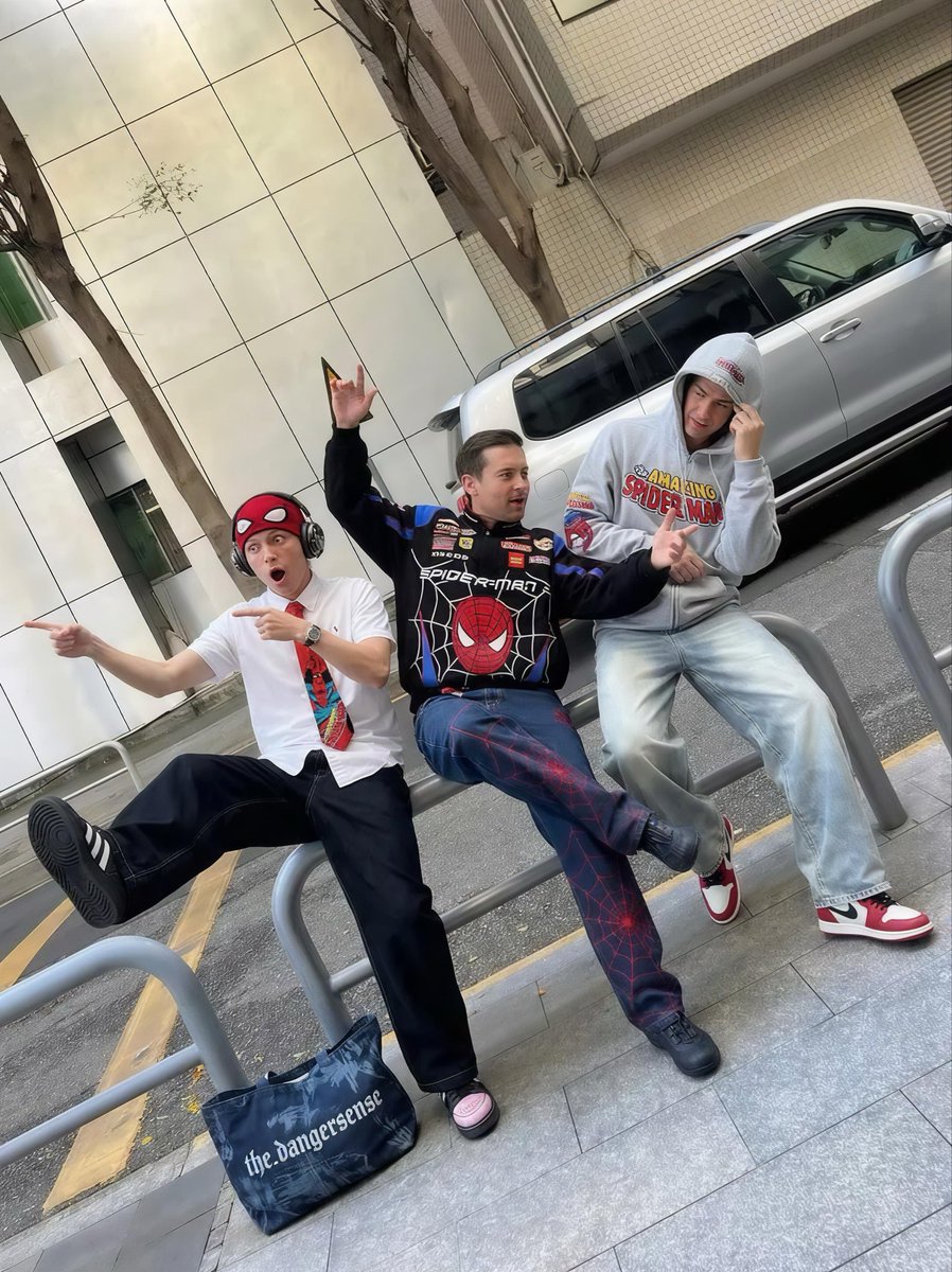 bekeestitches's tweet photo. When the Spider-Man group chat finally becomes a face-to-face meeting.

What started with three Spider-Men talking through a screen somehow ended with Tobey Maguire, Andrew Garfield, and Tom Holland standing together.

No typing.

No video calls.

No multiverse separating them.

Just three different Peters finally in the same room.

Honestly, the group chat probably got even more chaotic after this.