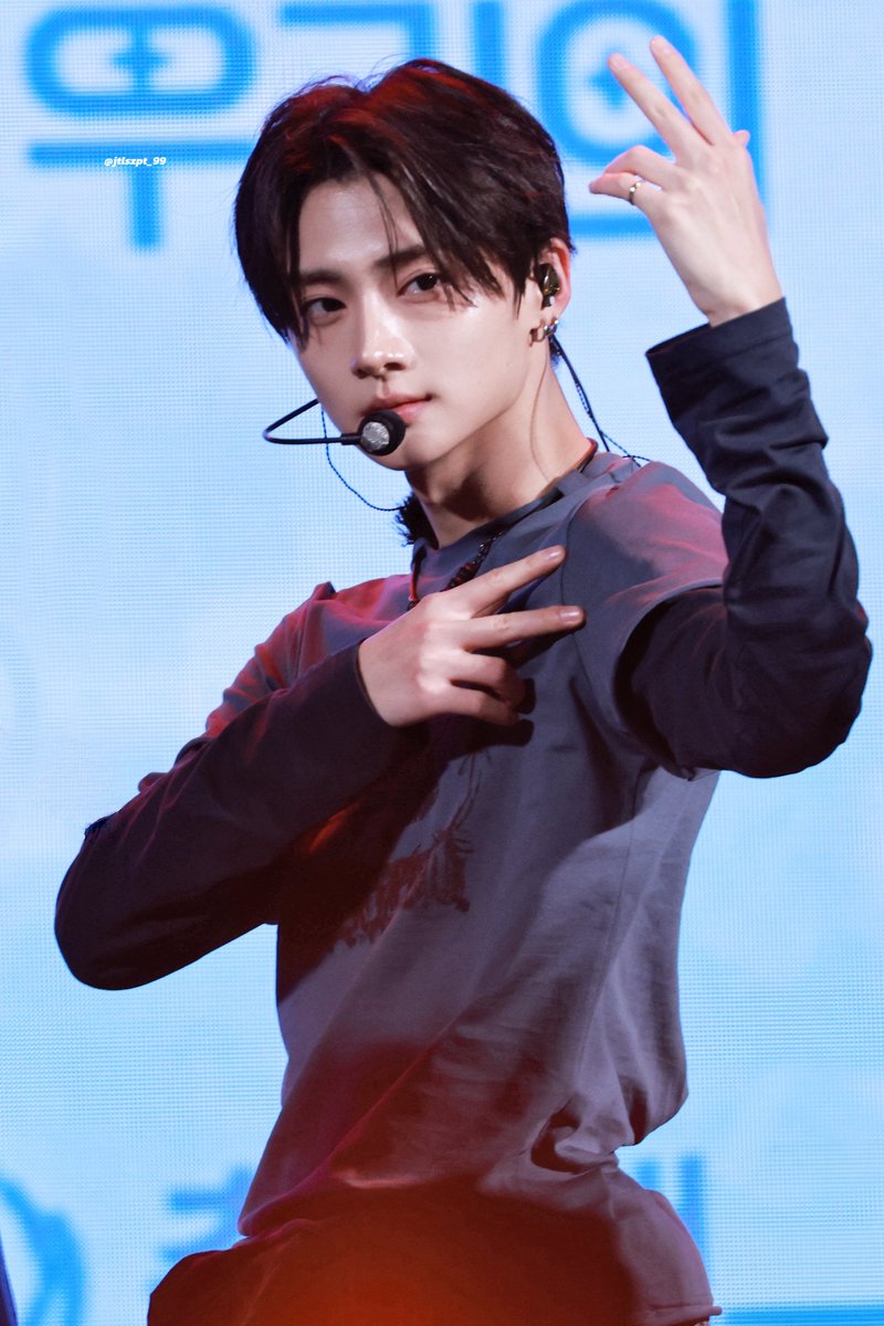 jtlszpt_99's tweet photo. 261002 창원대
#SANGWON #상원 #ALPHADRIVEONE #알파드라이브원 https://t.co/GrkxgddwVk