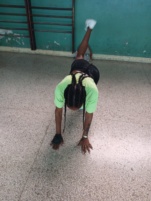GimnasioGtmo's tweet photo. Así amanece el gimnasio de cultura física dando el si para todos el que con amor nos visita no te quedes en casa ponte en forma. #LaPatríaSeDefiende#CubaNoEsUnaAmenaza#GuántanamoNoSeDetiene. https://t.co/mZH5eMMmuy