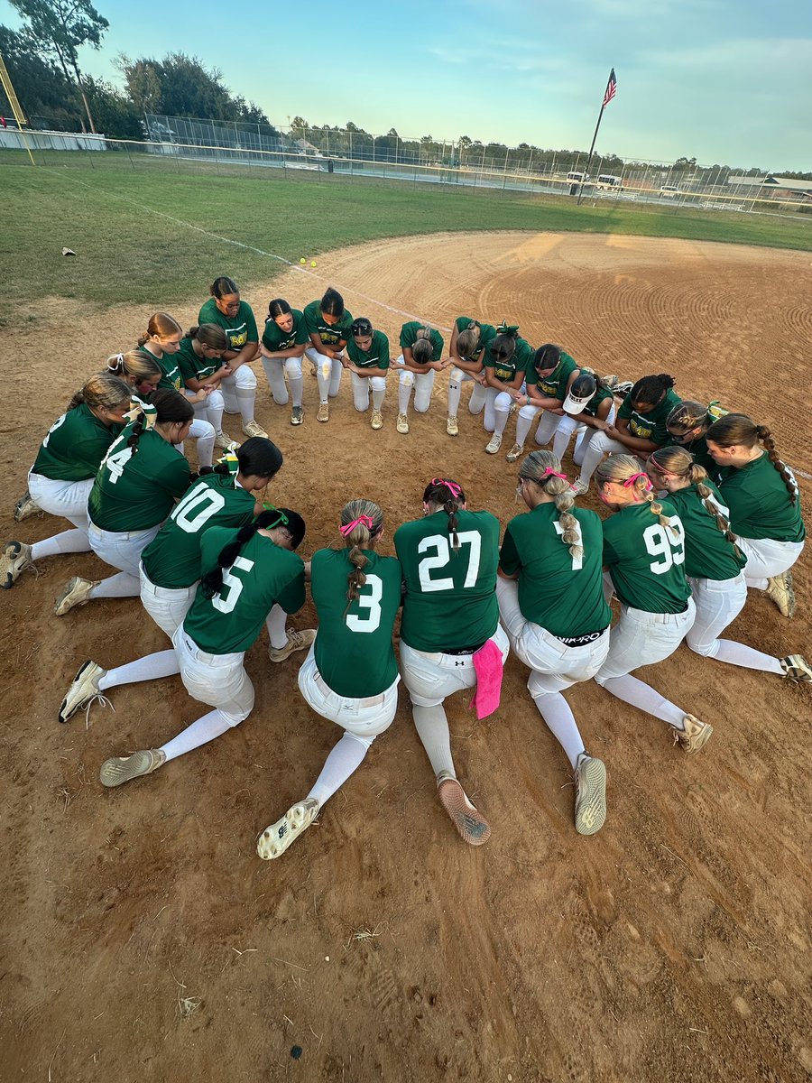 HarperCrews2029's tweet photo. Great first fall ball game, had two line drive singles! Go hornets!! @LineDsoftball @malcharmon09 @jpryorKeiserSB @VAUnitySB @UnityPryor @ExtraInningSB @SoftbalAmerica @PrepSoftball @SoftballDown @TrueRecruitsSB @MaxPreps @tagupSoftball https://t.co/UiPLI2cC2c
