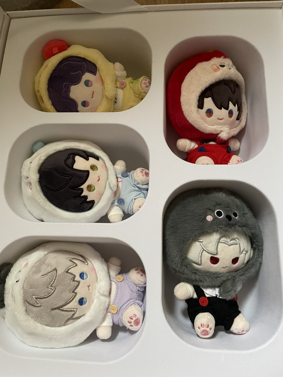 Hannyaka's tweet photo. я спустя пару минут: АААААААААААААААА~ 🥰💜💙🩷❤️🧡 https://t.co/mXbNyXQV2y