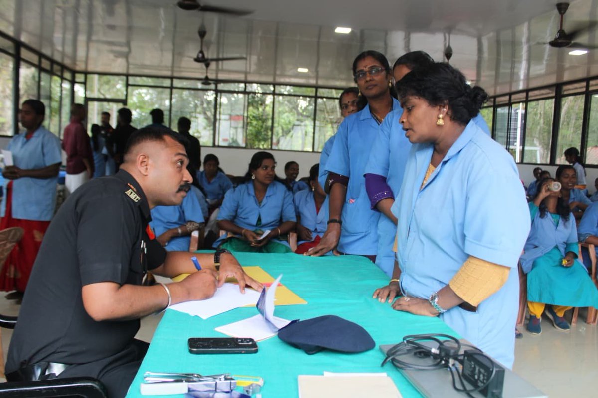 DefencePROTvm's tweet photo. Caring for Those Who Keep Our Surroundings Clean. 🇮🇳

A preventive health check-up for Blue Force personnel was conducted at Pangode Military Station, Trivandrum.

The Programme was part of acknowledging their valuable contribution and reinforcing the importance of their health and well-being in the society.

It was also to recognise their service and to prioritise their well-being as part of the nation wide observance of Swachhata hi Seva.

#MoD #CleanIndia 
#Indiannavy
#Splcampaign6.0
#IndianArmy 
#SouthernCommand 
#DakshinBharatArea
#Belgaum
@SwachhBharatGov
@SwachhBharat
@SpokespersonMoD
@MoHUA_India
@MoJSDDWS
@adgpi
@PRODefPune
@DefencePROTvm