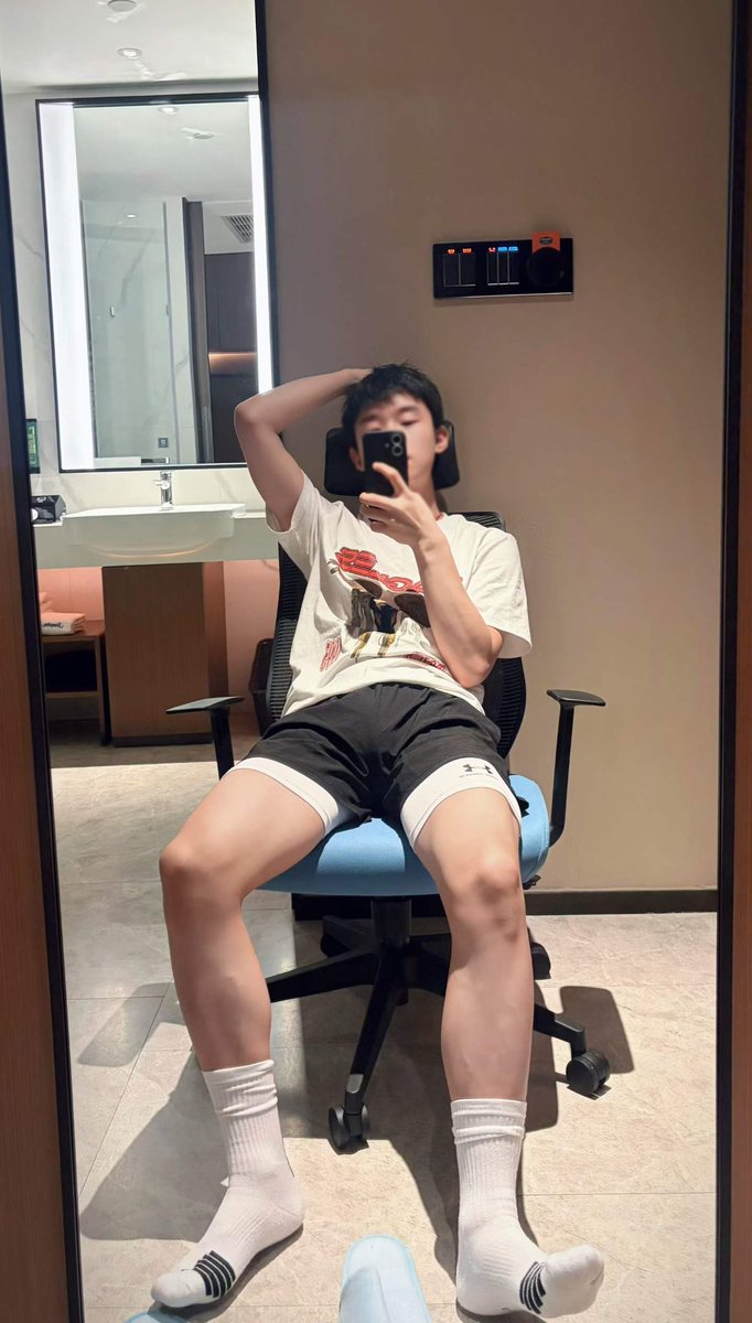 CarlitaCurcc's tweet photo. 🌈国庆节快乐🚩安卓苹果都可以✅
软件可打包可单买哦  ✅
小蓝视频破解版，gtv破解版，G头条破解版，u蓝破解版，G漫破解版，圈圈直播破解版，探他直播破解版，正太短视频破解版，等等多款破解版都有👨‍🎓👨‍🎓👨‍🎓👨‍🎓🌈 https://t.co/eTyRBuYvmM