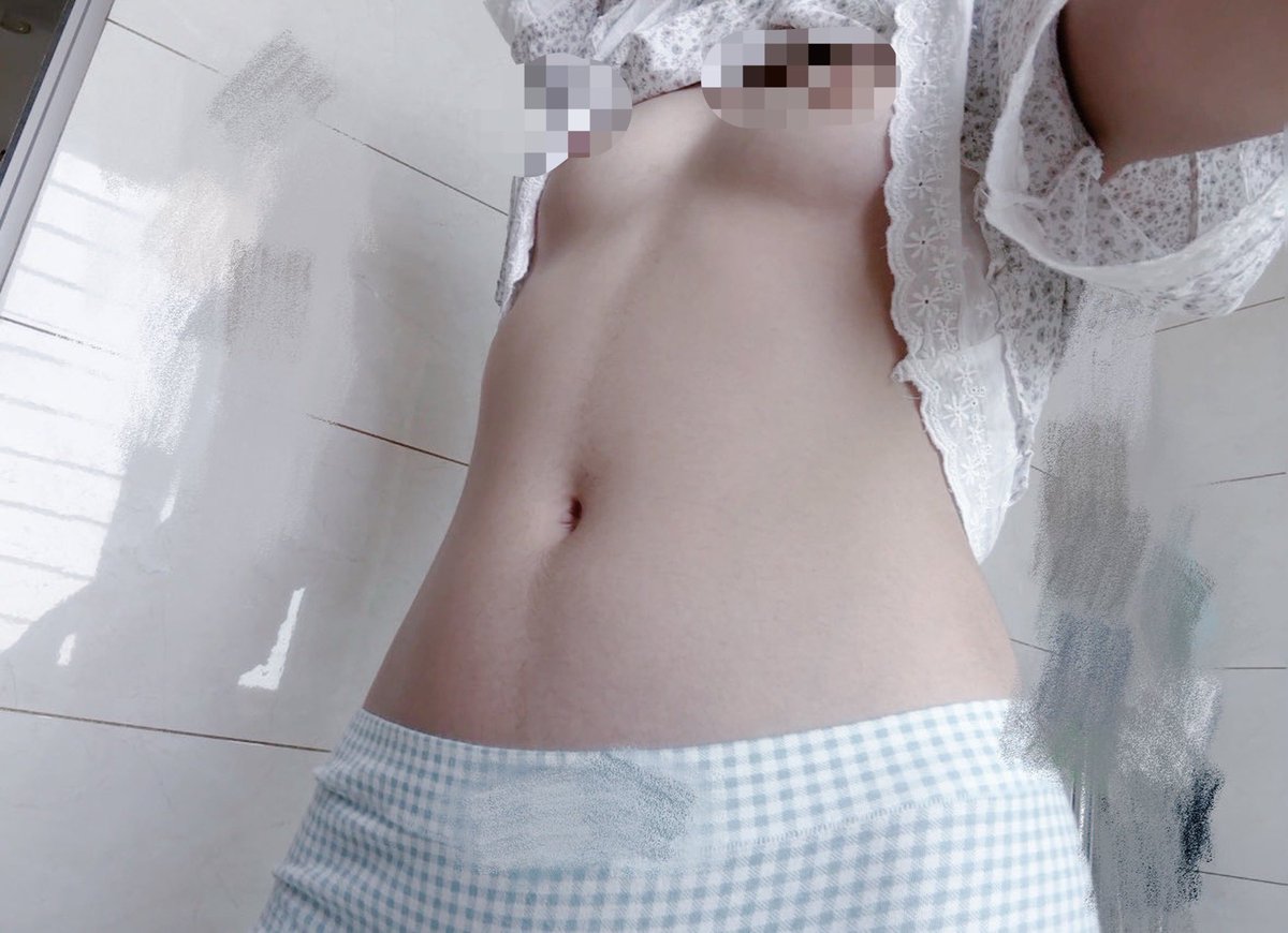 li94yh's tweet photo. 08年的那么小正常吗？？#处女 #女大 https://t.co/wyxg25h2Mp