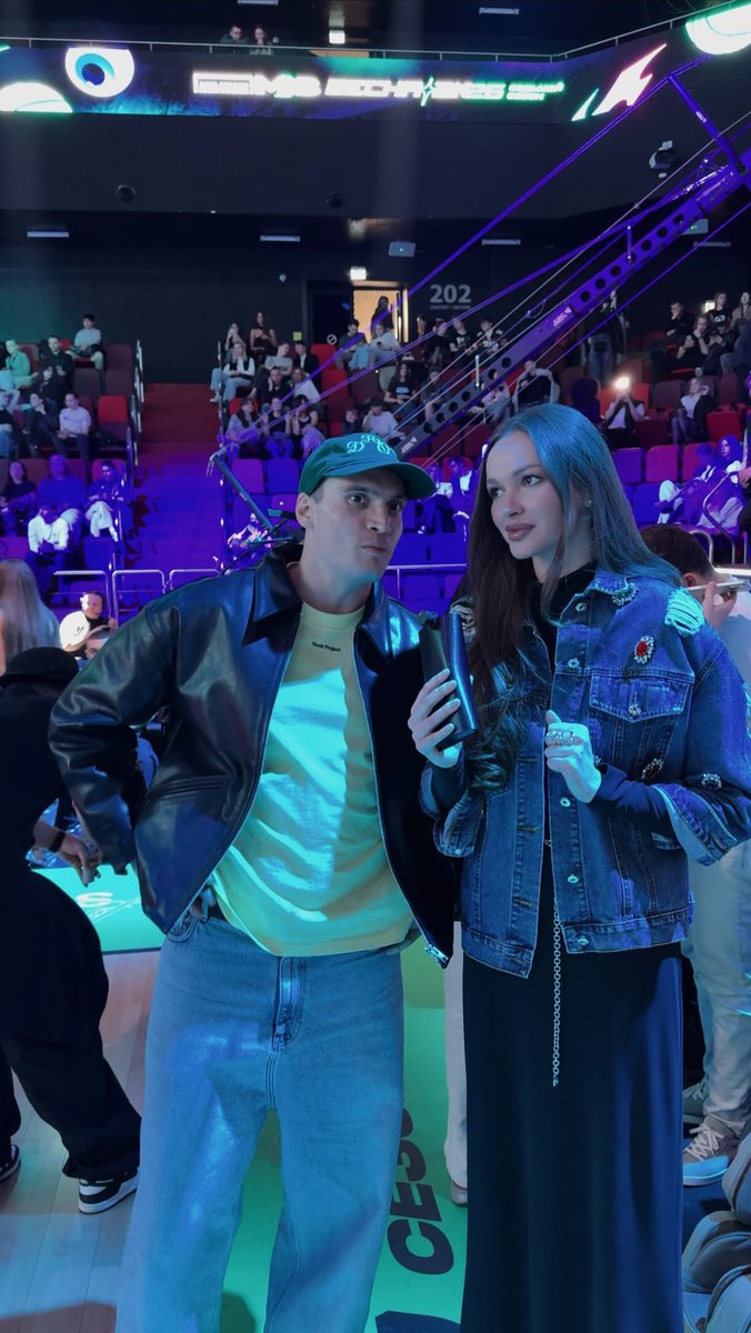 bntalshoyog's tweet photo. Discussed the pros and cons of the language barrier with Ilyasik. We also found out why people wish their favorite team to “break a leg” before a game. https://t.co/awnNCQ1gkq