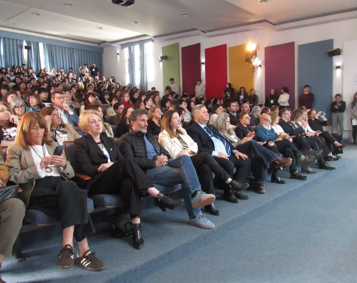UNS_oficial's tweet photo. El Rector @DanielVegaUNS fue invitado  al IV Congreso Multidisciplinario de la UNNOBA. Junto a Guillermo Tamarit @RectorUNNOBA y numersoss participantes se debatieron indicadores y datos sobre las dificultades que atraviesa el sistema científico nacional https://t.co/l5QocoqqKZ