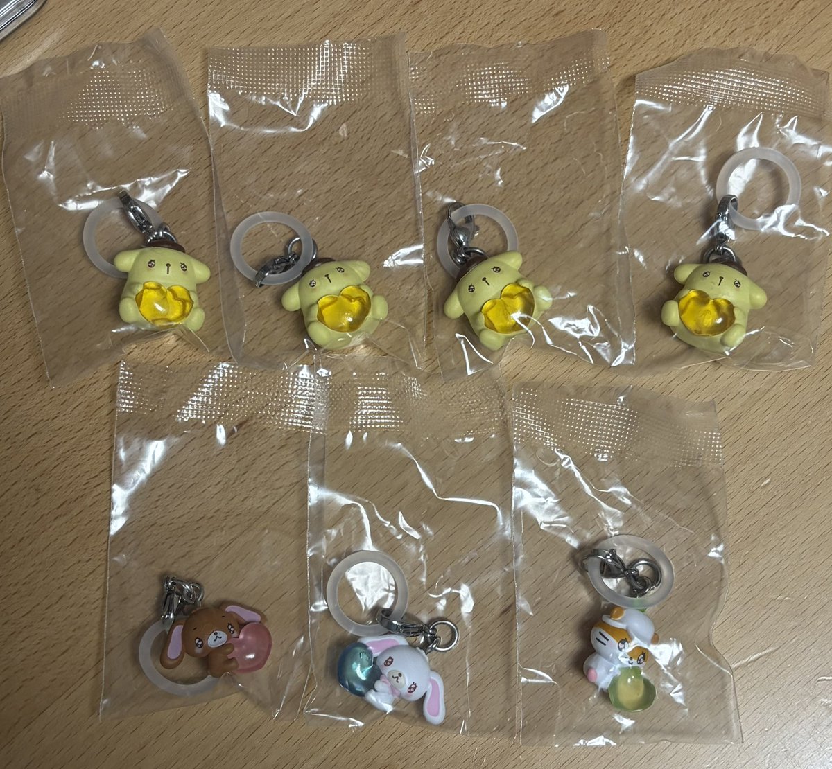 nyannnl7's tweet photo. サンリオ キャラクターズ エモきゅん2 えもきゅん めじるしアクセサリー 交換

譲 ポムポムプリン しろうさ くろうさ コロコロクリリン
求 同種以外なんでも

同種以外所持していない為なんでも交換検討させていただきます。お気軽にお声かけください。都内手渡し可能 https://t.co/sgHlImvT7N