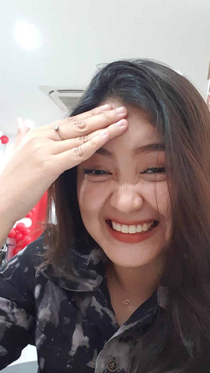 leom00nty's tweet photo. Cntoh wjah hr senen vs hr jumat HAHAHAHAH https://t.co/yOkb2LYI7o