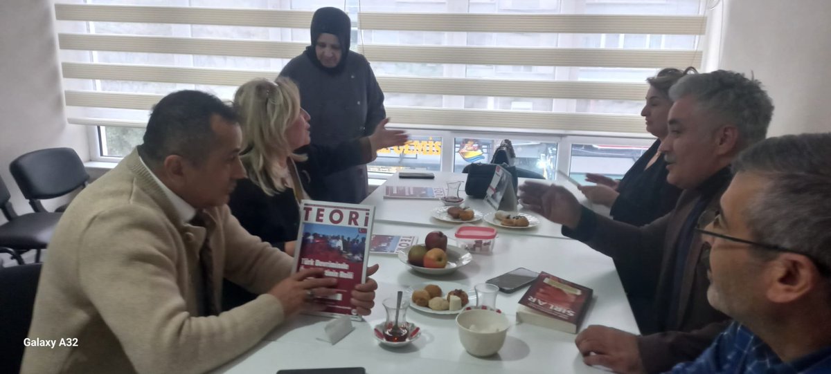 VatanPartisiYM's tweet photo. Bugün Barış Mahallesi Muhtarımız Sevim Özdemir, Karşıyaka Mahallesi Muhtarımız Meltem Yürüdü, Esentepe Mahallesi Muhtarımız Songül Cabbar ve Anadolu  Muhtarımız Yüksel Şen İlçe Başkanlığımızı ziyaret ettiler.

Nazik ziyaretleri için değerli muhtarlarımıza teşekkür ediyoruz. https://t.co/i2EmlvI4eZ