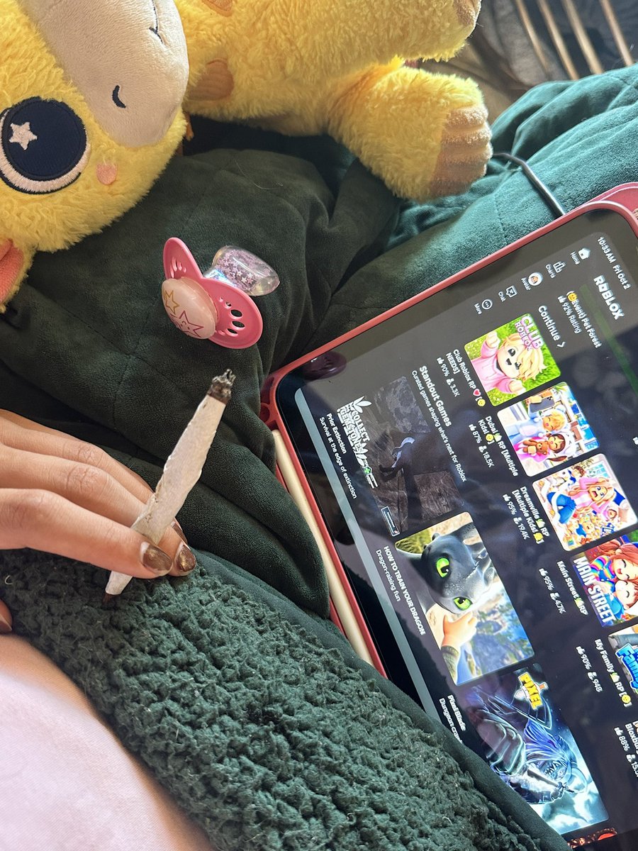 mamis_lilstar's tweet photo. ipad kid morning ☀️

𖤐 https://t.co/i1OcqNMgIC
