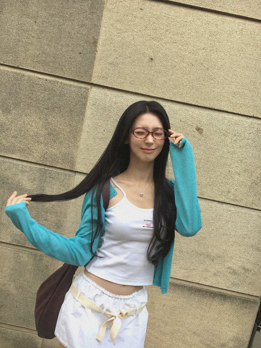 Miyepn's tweet photo. glasses on, looking cute. >< https://t.co/qjAWEqoVNZ