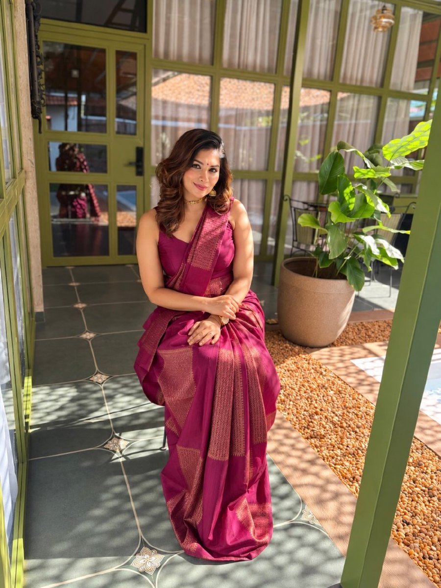 saanviveenth's tweet photo. Beautiful handloom jute sarees in rich wine maroon ❤️✨
Elegant, timeless, and beautifully woven with the charm of tradition. 🍷🌸
#HandloomSaree #JuteSaree #WineMaroon #MaroonSaree #HandloomLove #SareeElegance https://t.co/X2Rb63yT85