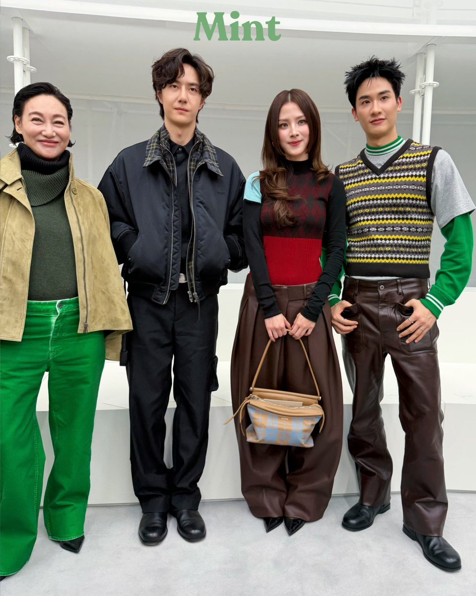 Z28Smile's tweet photo. พี่เต ด้วยความกรุณา มารีวิว หวังอี้ป๋อ ให้ฟังหน่อยงับ แกอนโทเวิดมากกกก 😅😅

#LOEWExTayTawan
#WangYiboxLoewe
#Tawan_V  
#baifernbah 
#LOEWE 
#MintMagTH https://t.co/BUmu3JbxAS