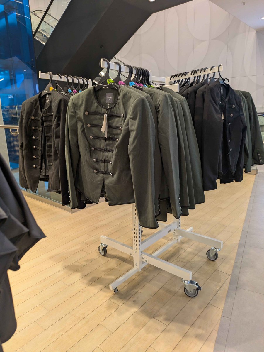 recurrinfantasy's tweet photo. yoo they got venomshank's fit at primark https://t.co/cN8vzcFVKj