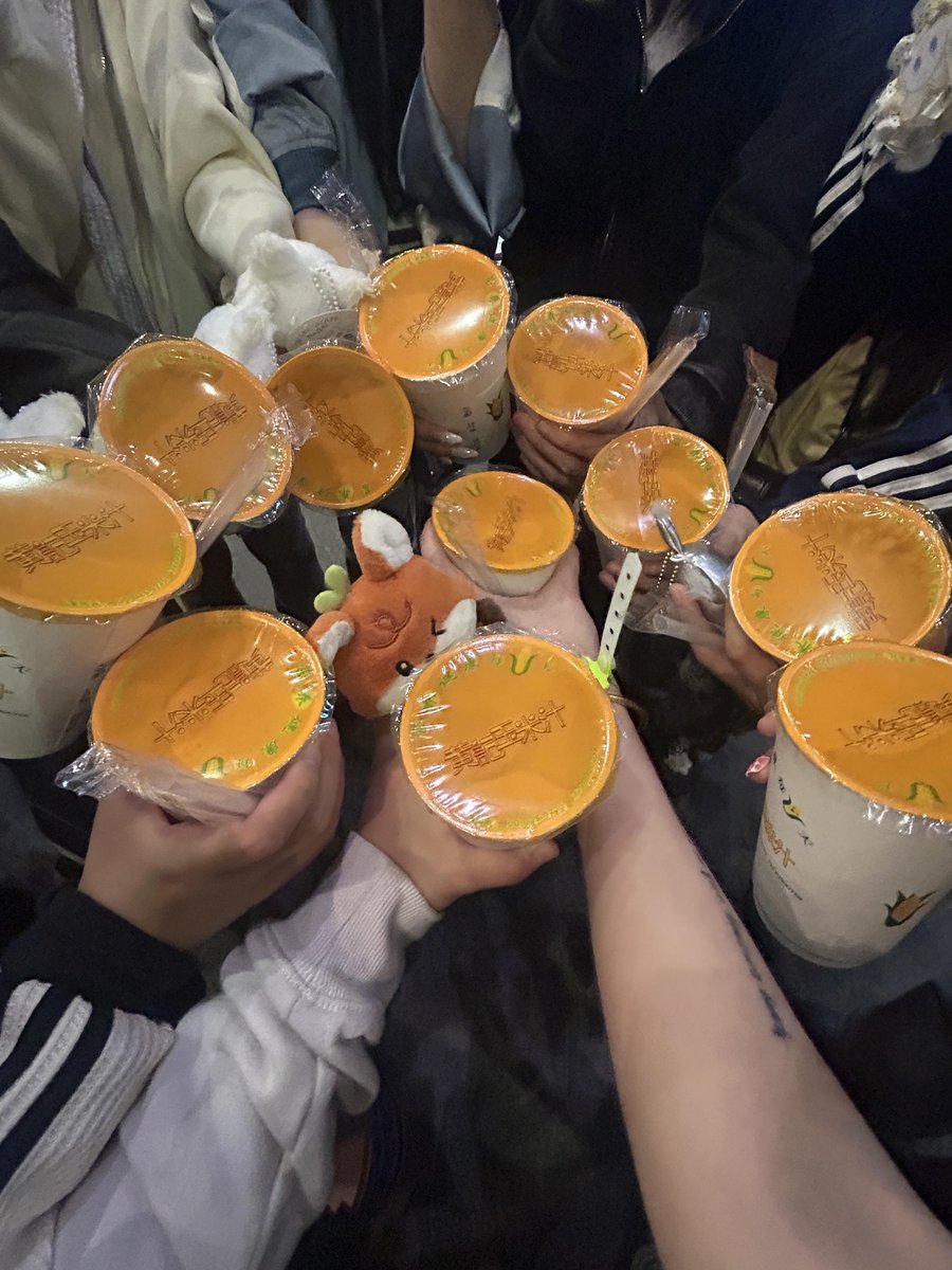 zzuuqqxx's tweet photo. 아 마음 좋아………. https://t.co/NhJSNikBZ6