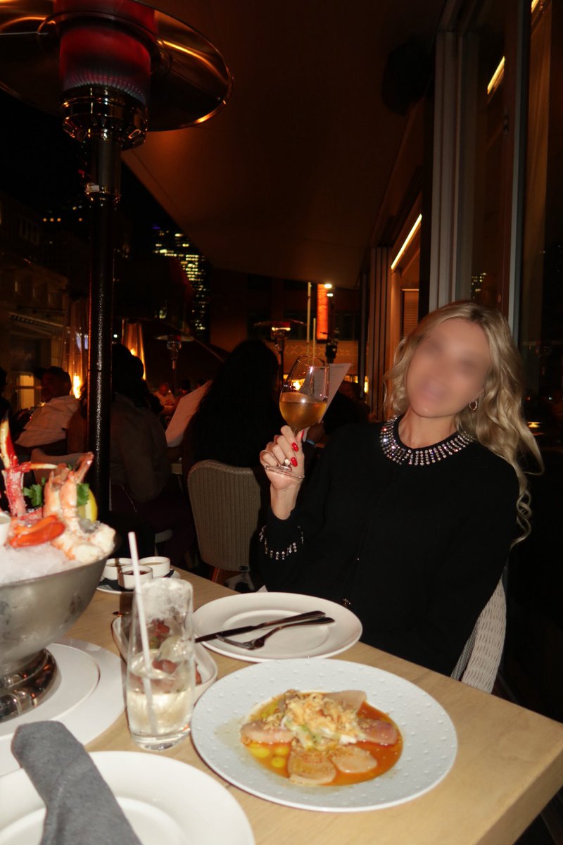 chloedavct's tweet photo. Birthday girl doing birthday things 🥂✨🎂 https://t.co/eEbXkvH6wp