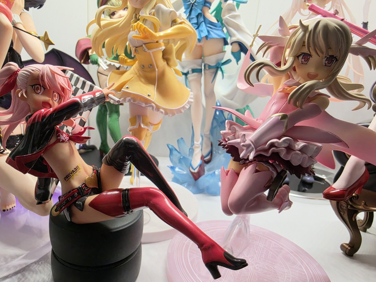 Sleepysteinx's tweet photo. The only thing that bugs me about getting nuked is that I have to restart all my figure gems all over again. Oh well help me find my fellow frens or something. https://t.co/JyxTuYNSOV