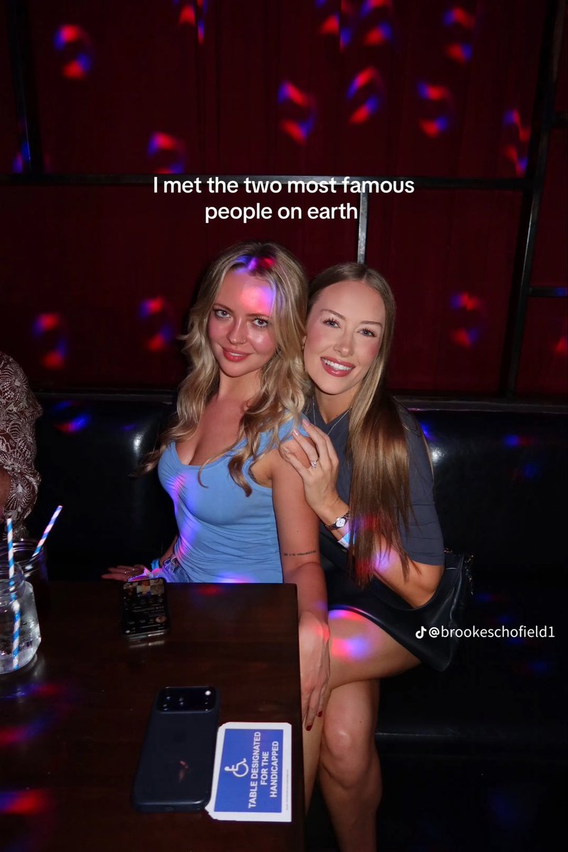 justagirl333_'s tweet photo. my people spotted #bb28 https://t.co/OoWWPRJu2I
