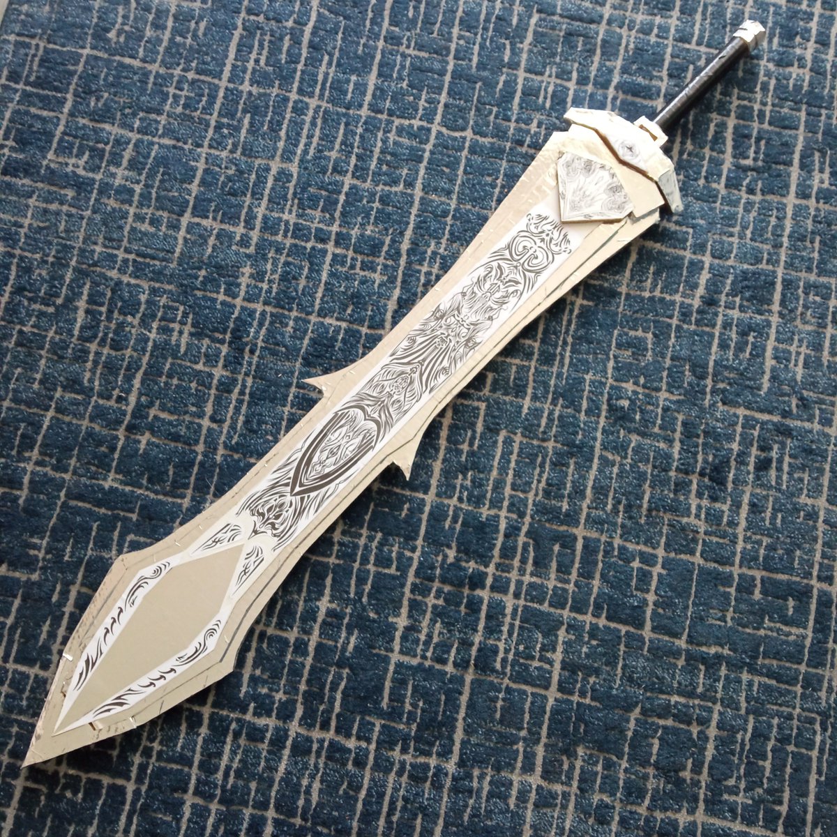 KronosAbyss's tweet photo. Black Knight Greatsword
with Ludwig's Holy Blade texture

#DarkSouls #Bloodborne #FromSoftware https://t.co/JnFoIAKVKv