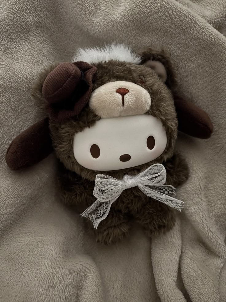 fatstupidd's tweet photo. ★ como me ve pinterest !! :3

★ character!! 
★ plushie!!
★ nails!! 
★ quote https://t.co/QuiPE12MO2