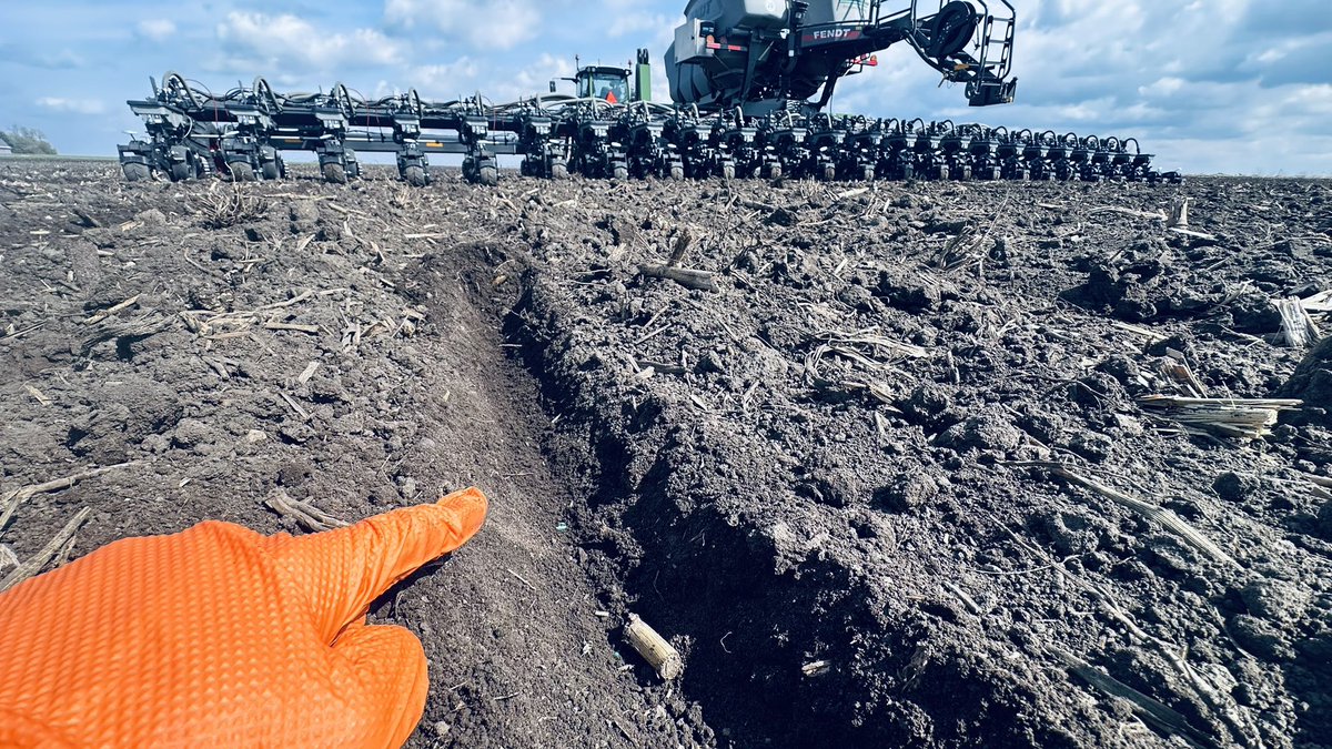 meotech1's tweet photo. Pwosesis la pat fasil! 🌽💪🏾 Men mwen jwenn rezilta m t ap chèche a.

Depi nan plante 🌱 rive nan rekòt, mwen te rete konsistan, presi, epi konsantre sou chak detay. Jodi a, rezilta a la devan je m lò jòn. 🌽💛

Se pa chans. Se travay, disiplin, presizyon ak pasyans ki fè diferans lan.

Lè w plante ak yon vizyon, ou pa sèlman rekòlte mayi ou rekòlte rezilta. 🌱🌽💰🇭🇹👨🏿‍🌾🌱🌽🌽🌽🌽🌽🌽🌽🌽🌽