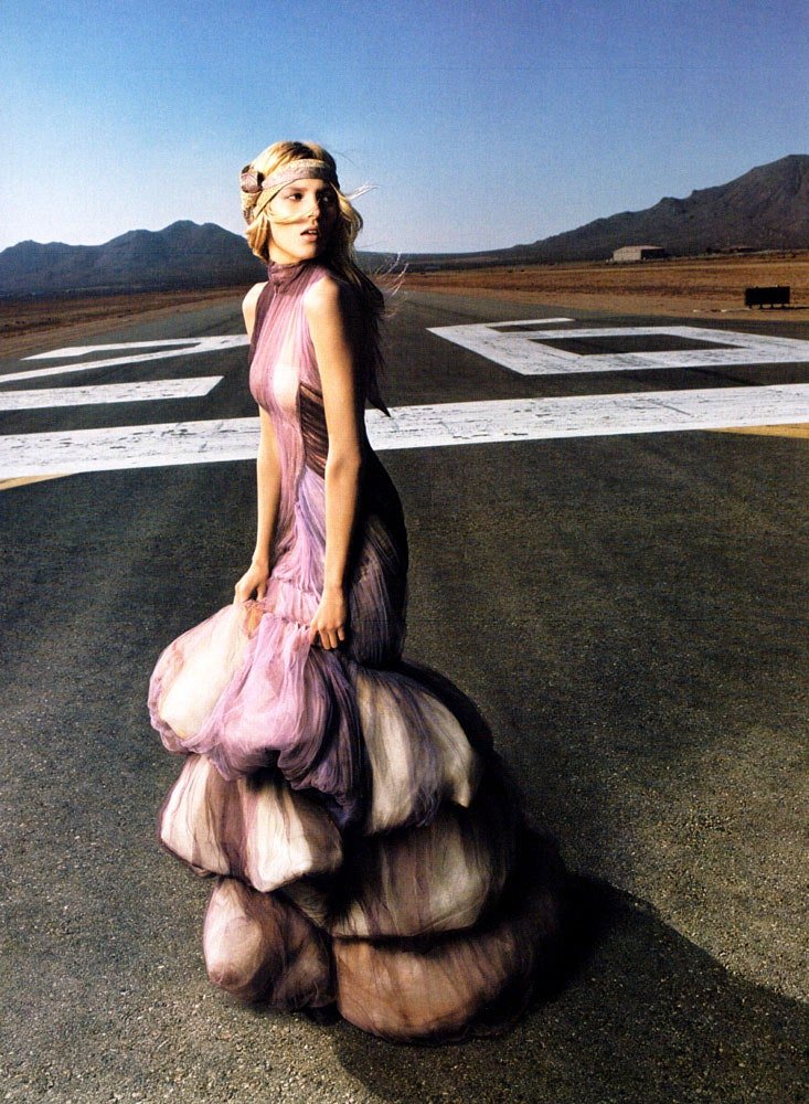 solliuv's tweet photo. anja rubik for harper's bazaar april 2007 by anthony ward https://t.co/RUBNz5FmfY
