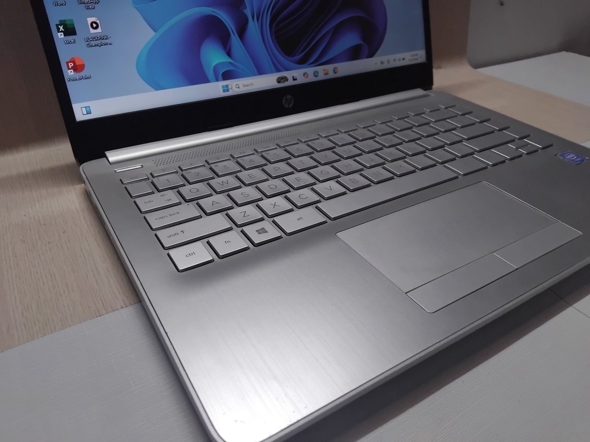 NurRohmandfcg's tweet photo. Hai warga x,aku mo jual laptop nih
Hp 14-s 
Ram 8 Gb
Ssd 256 Gb
Porcesor intel N4020
Kel.
1.unit
2.tas
3.carger
4.mouse
5.mose pad https://t.co/uHM9GCX531