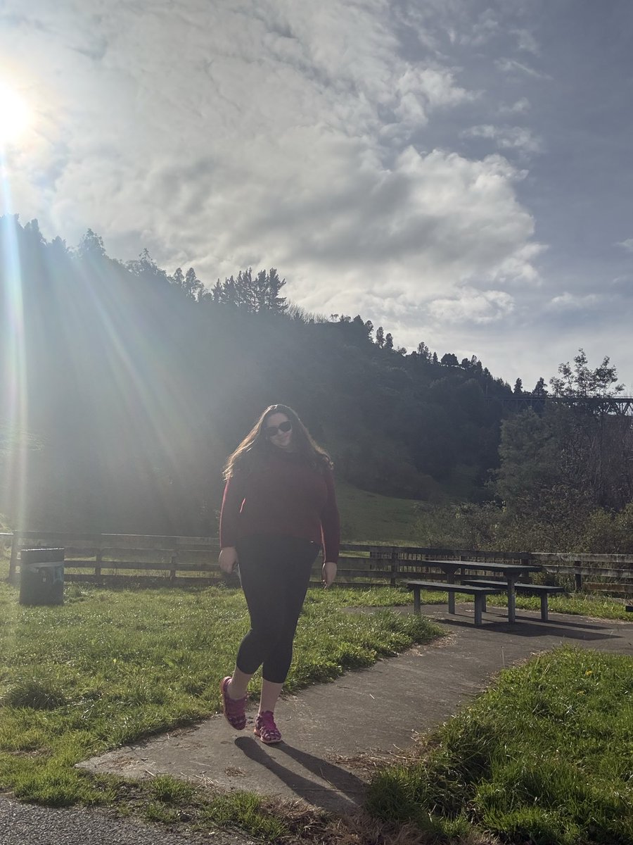 Curvyavax's tweet photo. Sun is out🧡 https://t.co/TudHs3xWdA