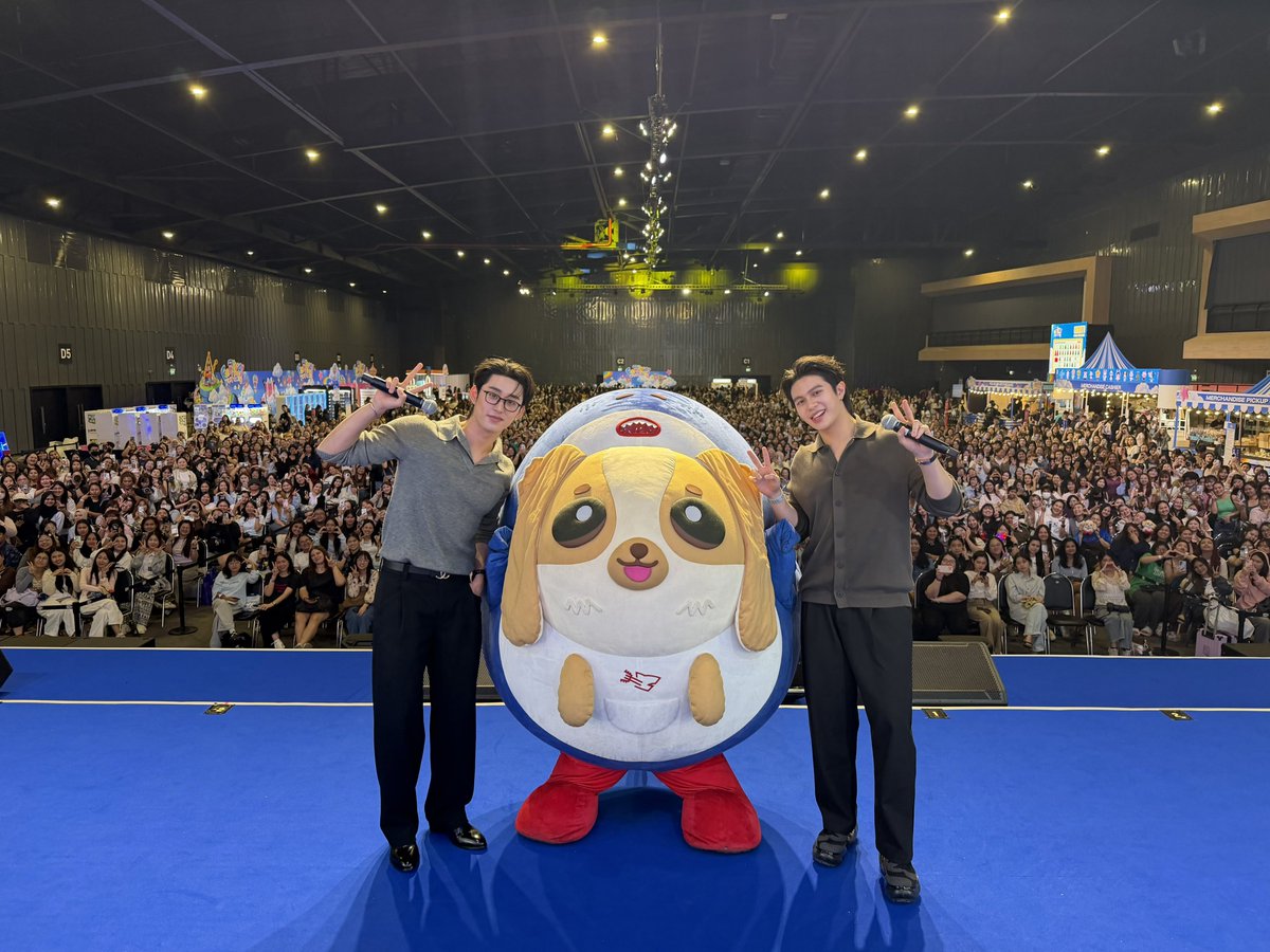 GmmtvShop's tweet photo. วิลเลี่ยม - เอส และ WESLEY ขอบคุณทุกคนที่มาร่วมกิจกรรม Fan Sign ในงาน GMMTV FANIVAL 2026 : Happy Family นะครับ

@williamjkp1 @EstRvp
@wesley_gmmtv 

#GMMTVFANIVAL2026HappyFamilyxWE
#GMMTV https://t.co/TyoUephQTt