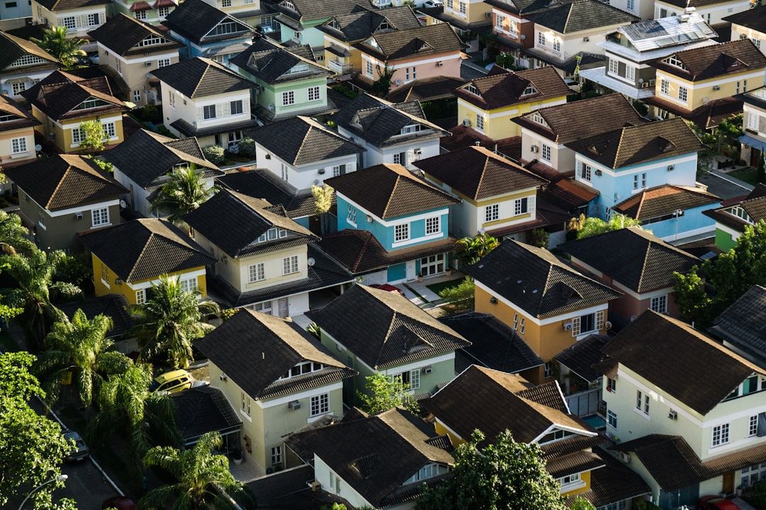 IQSS's tweet photo. US homeownership rates have held steady since 1970. The geography has not.

@HarvardCGA researchers Connie Chen, SV Subramanian, and coauthors map growing regional disparities in homeownership and housing growth, 1970–2020.

https://t.co/k3x98lFeTP

#GeographicAnalysis #Housing https://t.co/DAnNGr3YdZ