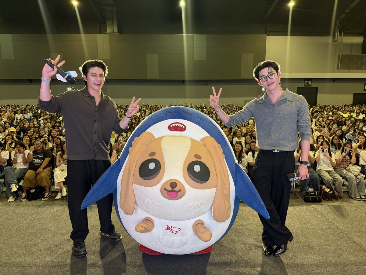 GmmtvShop's tweet photo. วิลเลี่ยม - เอส และ WESLEY ขอบคุณทุกคนที่มาเจอกันวันนี้นะครับ ขอให้ทุกคนเดินทางกลับบ้านกันดีๆน้า

@williamjkp1 @EstRvp
@wesley_gmmtv 

#GMMTVFANIVAL2026HappyFamilyxWE
#GMMTV https://t.co/ZdQIMwxkNP