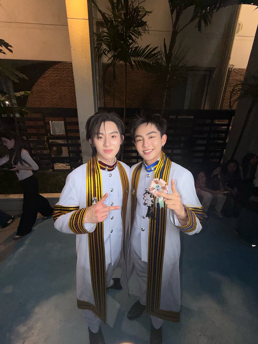heartchuthiwat's tweet photo. คอนเกรทนายก้องภพ สรุปคุณยิ้มอะไร 52525525 @kongjiro_ https://t.co/hsJr2NfrDe