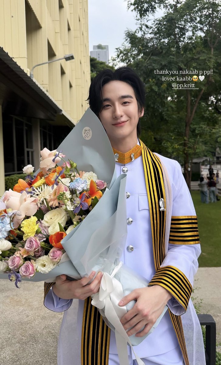 icecremesundaes's tweet photo. จากเด็กที่สู้รบมิดเทอมในวันนั้น วันนี้จบพร้อมกันเลยนี่นา🥺🫳🏻🫳🏻

#GraduateNutdan
#แทดดี้คนดีจบแล้วจ้า https://t.co/VPrxBCR2IC