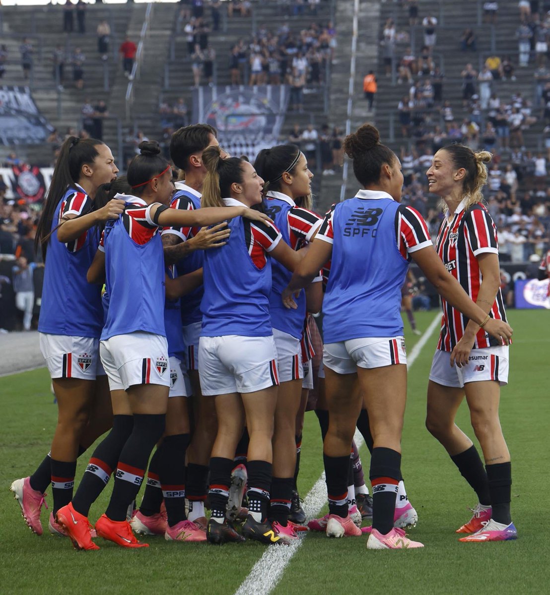 somosaopaulinos's tweet photo. São Paulo irá oferecer a todas as jogadores de futebol feminino do clube o congelamento de óvulos.

A ideia é proporcionar a todas as jogadoras a possibilidade da maternidade em algum momento da vida, seja durante ou depois da carreira como atleta. 

O anúncio foi feito nesta sexta-feira no Museu do Futebol, durante a Jornada de Ciência do Esporte e do Exercício.

🗞 ge
📸 São Paulo FC