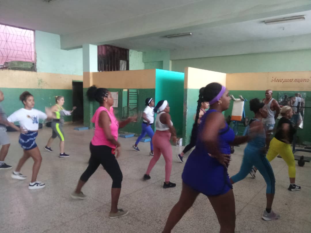 GimnasioGtmo's tweet photo. Asi amanece el gimnasio de Cultura Física dando el si a los usuarios que nos visitan ven ponte en forma no te quedes en casa ejercicio físico vida saludable #100AñosConFídel #GuantánamoNoSeDetiene#CubaNoEsUnaAmenaza#Cuba EstaFirme. https://t.co/E2fddvKJzV