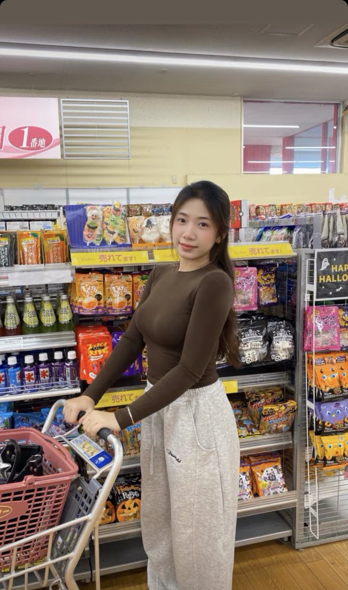 Cchj0y's tweet photo. Con đĩ này some bao nhiêu cặc được nhỉ🥵 https://t.co/qJ1FsnaOs8