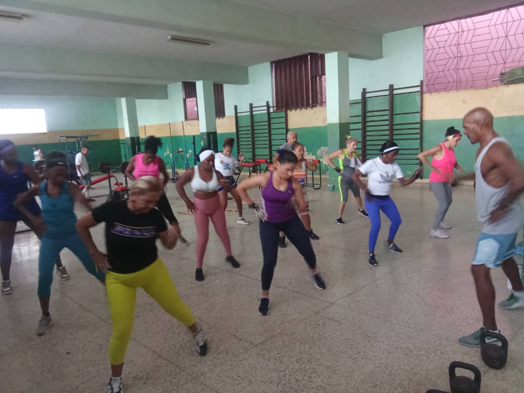 GimnasioGtmo's tweet photo. Asi amanece el gimnasio de Cultura Física dando el si a los usuarios que nos visitan ven ponte en forma no te quedes en casa ejercicio físico vida saludable #100AñosConFídel #GuantánamoNoSeDetiene#CubaNoEsUnaAmenaza#Cuba EstaFirme. https://t.co/E2fddvKJzV