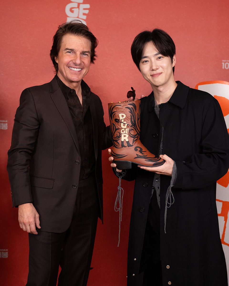 TomCruise's tweet photo. Seoul! Thank you for helping us introduce DIGGER to the world. Your vibrant enthusiasm is always a joy to be a part of. We hope you enjoy this film as much as we enjoyed making it for you all.

1/3 https://t.co/s4w5sytvvB
